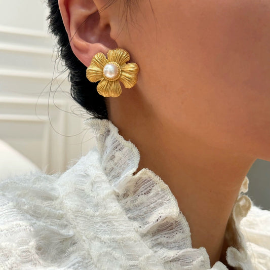 Fleur Pearl Earrings